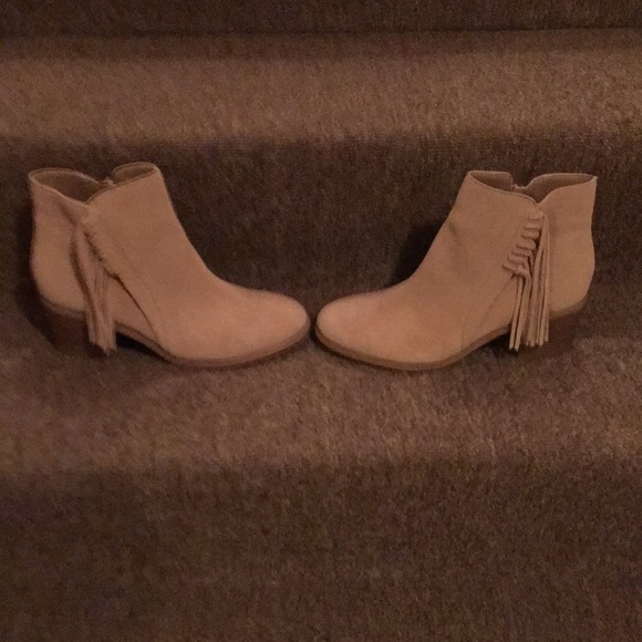 🤠 NWT Reaction Kenneth Cole Genuine Suede Booties - Picture 5 of 8